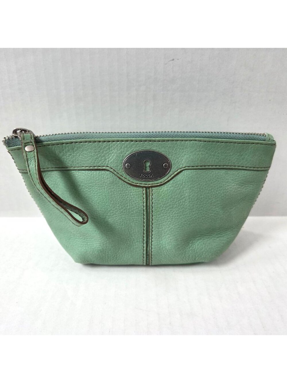 Fossil Pouch Mint Green Leather Zip Top Makeup Cosmetic Travel Case Toiletry Bag